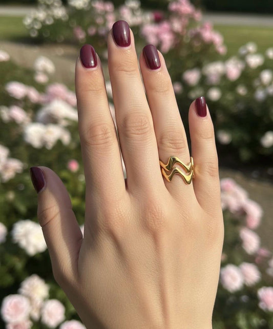 Wave Ring – Modern Minimalist Design