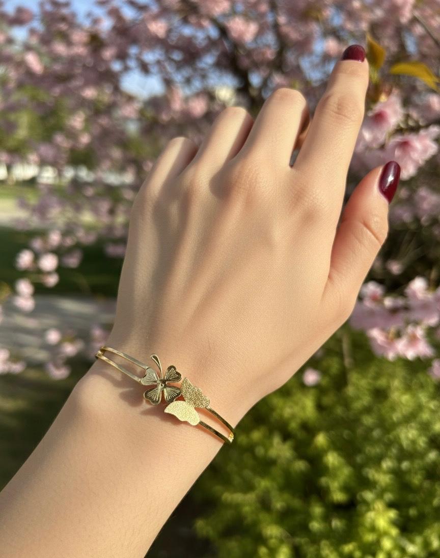 Elegant Kada with Butterfly & Floral Design